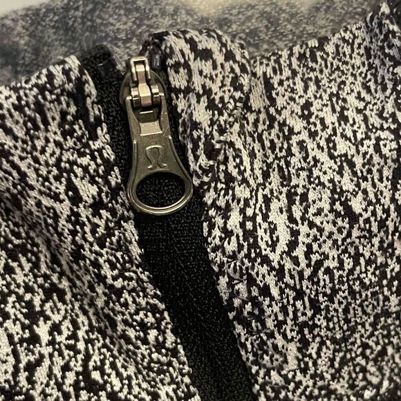 Lululemon athletica Rush Hour 1/2 Zip Running Jacket Size 4 - Picture 5 of 10